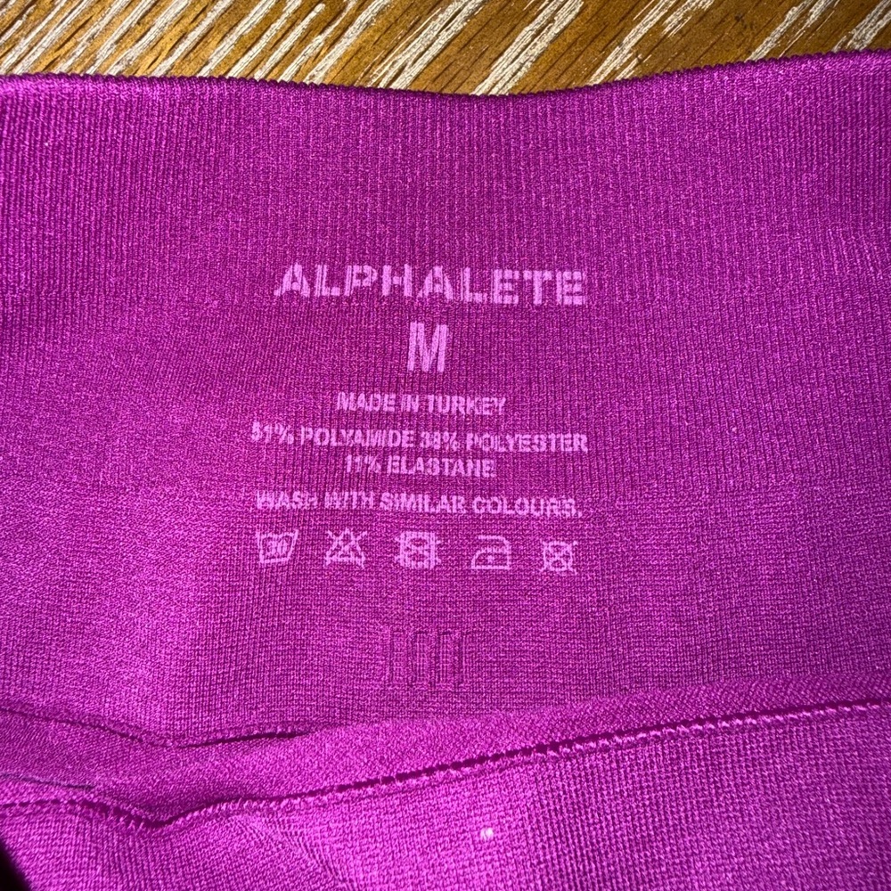 Alphalete açaí berry pump shorts - Picture 2 of 3